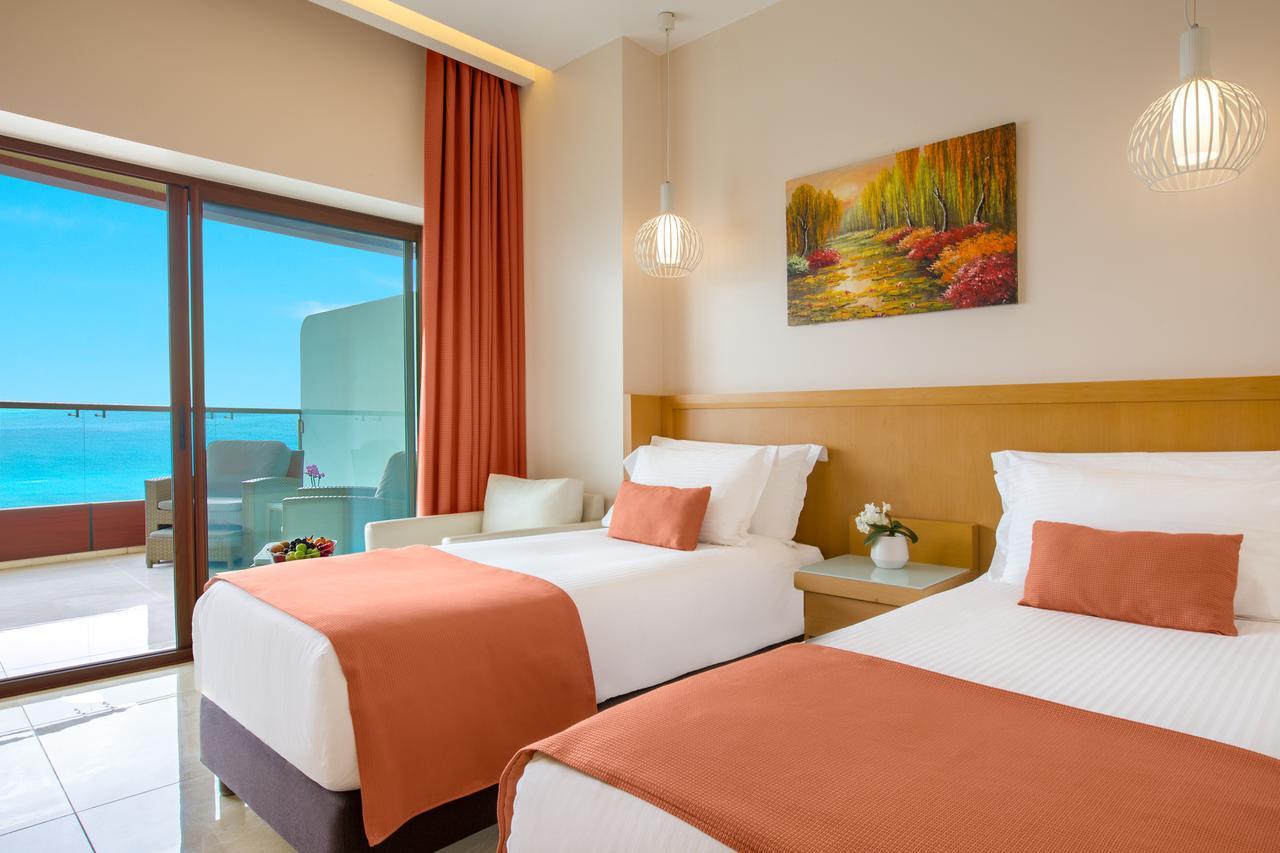 Burj On Bay Hotel Джуния Экстерьер фото