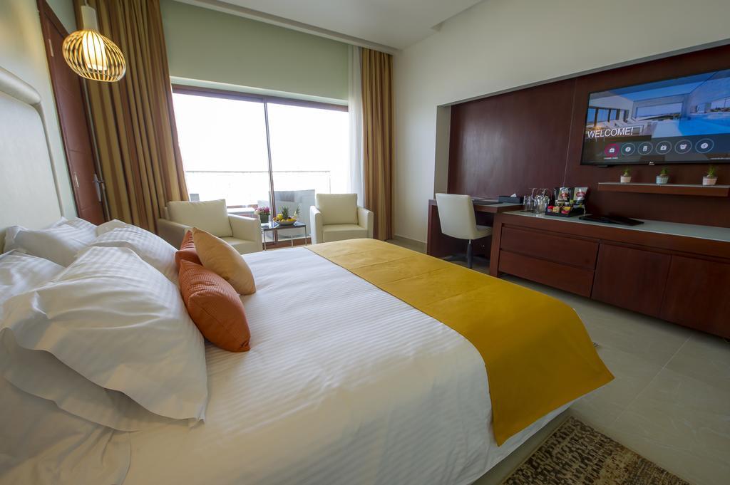 Burj On Bay Hotel Джуния Экстерьер фото