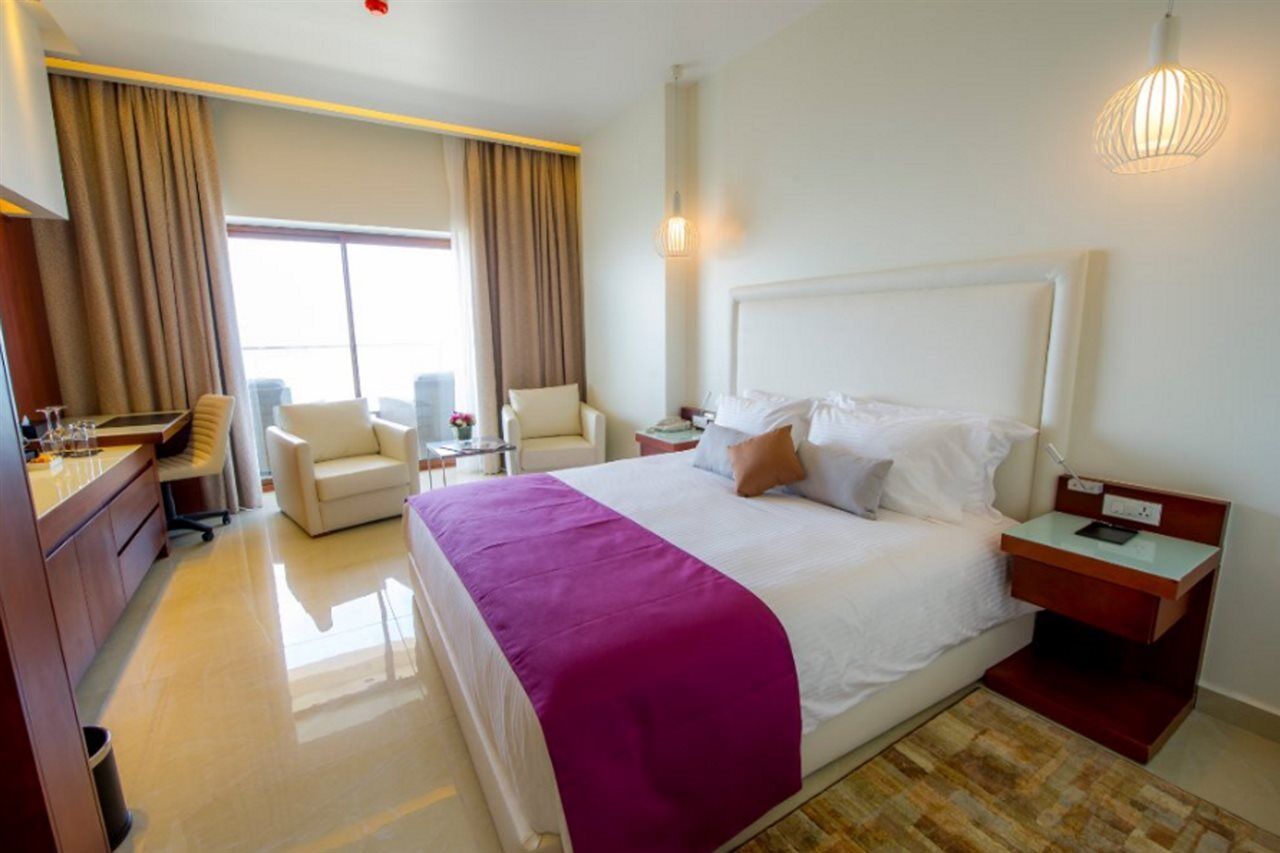 Burj On Bay Hotel Джуния Экстерьер фото